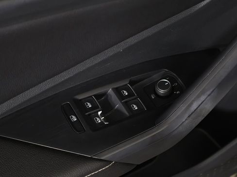 Used 2024 Volkswagen Jetta SE FWD image 36