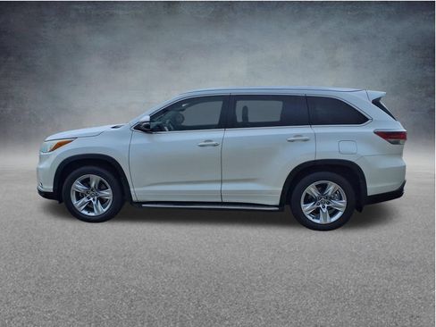 Used 2016 Toyota Highlander Limited w/ Driver Technology Package AWD/4WD image 12