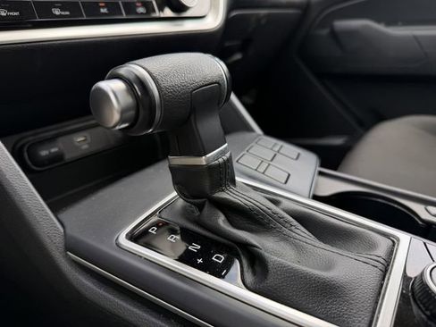 Used 2024 Kia Sportage LX image 18