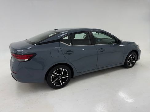 Used 2024 Nissan Sentra SV FWD image 41