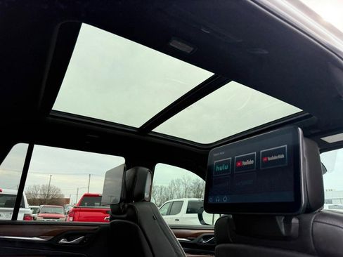 Used 2024 GMC Yukon Denali Ultimate image 12