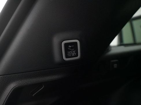 Used 2025 Jeep Grand Cherokee Altitude AWD/4WD image 15