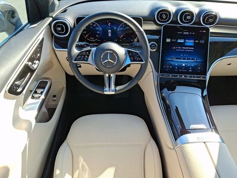 Used 2026 Mercedes-Benz GLC 300 4MATIC image 11