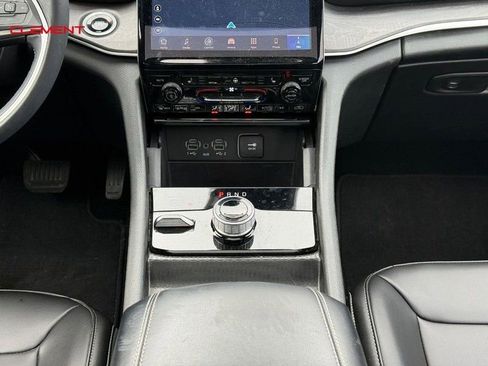 Used 2025 Jeep Grand Cherokee L Limited w/ Black Appearance Package image 27