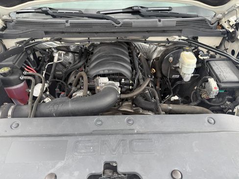 Used 2014 GMC Sierra 1500 SLT w/ All-Terrain Package image 9