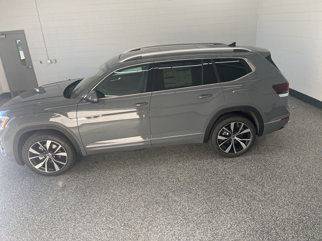 New 2026 Volkswagen Atlas SEL Premium R-Line AWD/4WD image 2