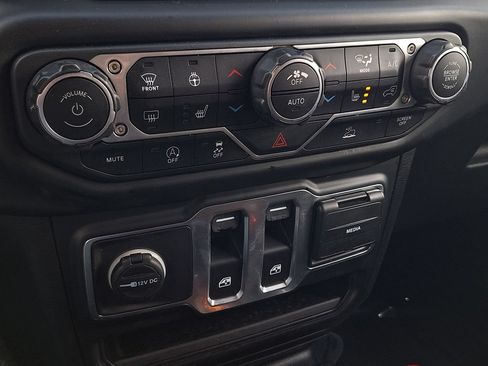 Used 2021 Jeep Wrangler Sport AWD/4WD image 22