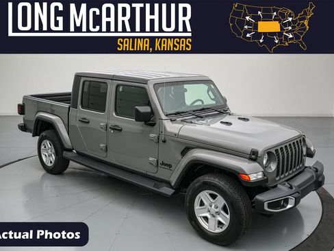 Used 2021 Jeep Gladiator Sport AWD/4WD image 1