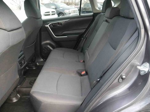 Used 2022 Toyota RAV4 LE image 14