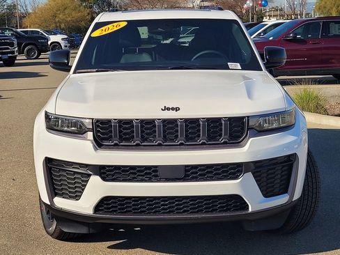 New 2026 Jeep Grand Cherokee Laredo image 2