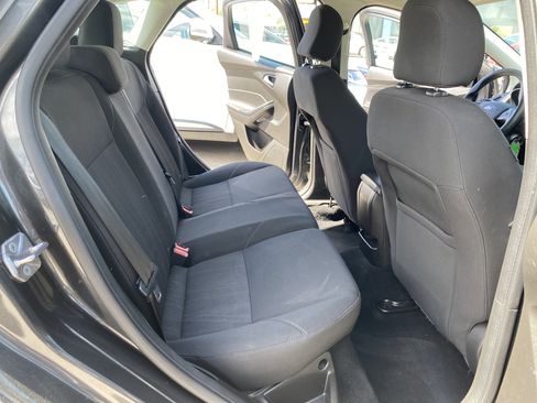 Used 2016 Ford Focus SE FWD image 18