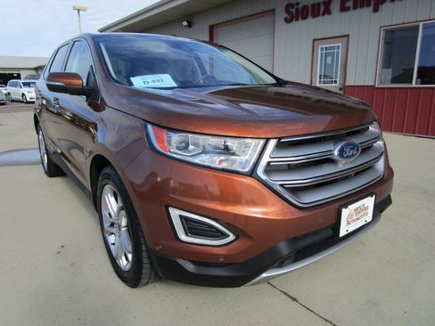 Used 2017 Ford Edge Titanium w/ Equipment Group 302A AWD/4WD image 3