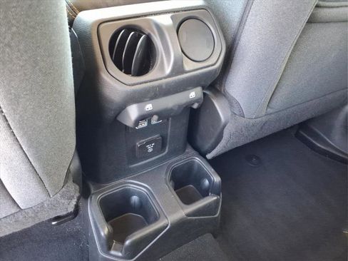 Used 2025 Jeep Wrangler Unlimited Sahara AWD/4WD image 19