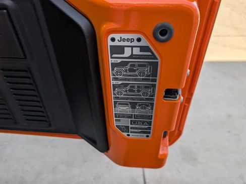 Used 2025 Jeep Wrangler Sport AWD/4WD image 28