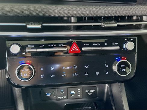 Certified 2026 Hyundai Santa Cruz Limited AWD/4WD image 16