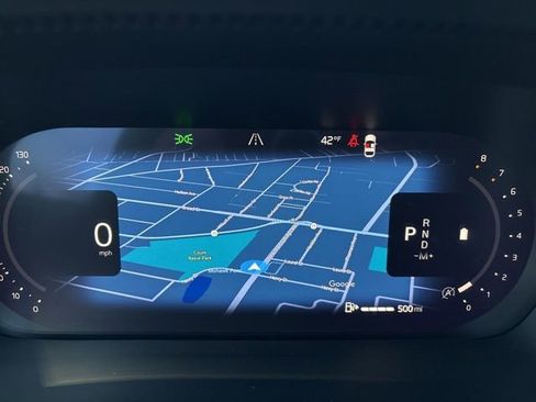 Used 2025 Volvo XC40 B5 Plus image 21