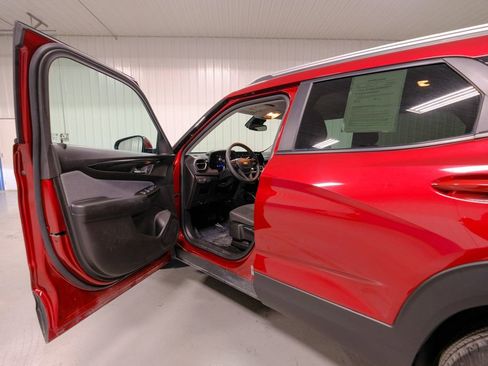 Used 2025 Chevrolet TrailBlazer LT image 24