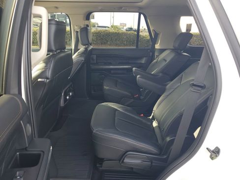 Used 2021 Ford Expedition Platinum image 11