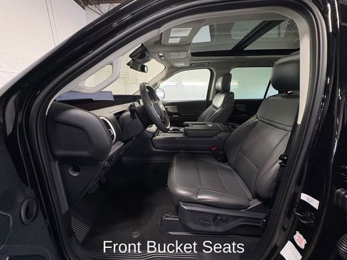 Used 2025 Ford Expedition Active image 17