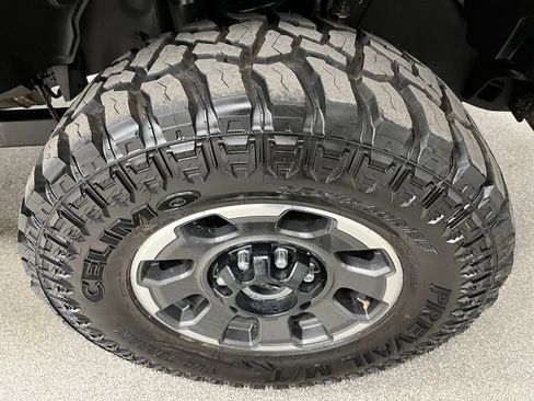 Used 2024 Ford F350 Platinum w/ Tremor Off-Road Package AWD/4WD image 16