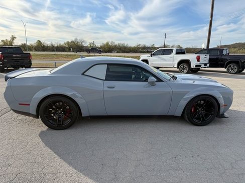 Used 2021 Dodge Challenger SRT Hellcat image 9