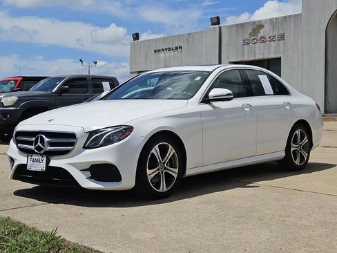 Used 2019 Mercedes-Benz E 300 4MATIC image 3