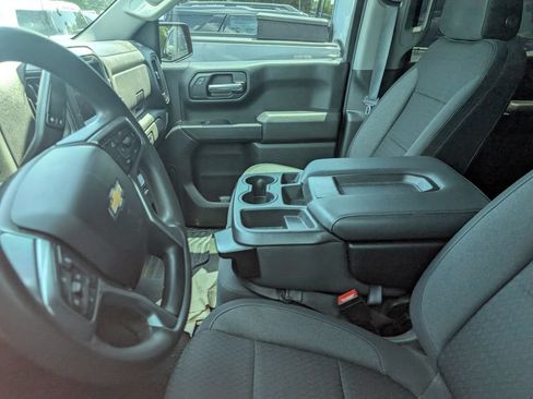 Used 2022 Chevrolet Silverado 1500 Custom w/ Safety Confidence Package AWD/4WD image 8