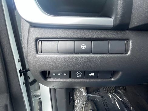 Certified 2024 Nissan Rogue SV AWD/4WD image 16