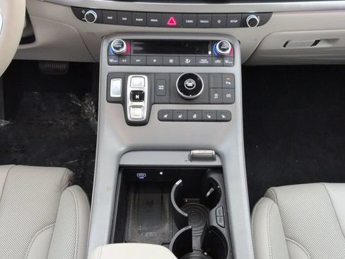 Used 2025 Hyundai Palisade Limited FWD image 17