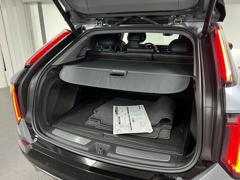 Certified 2025 Cadillac Optiq Sport 2 image 40