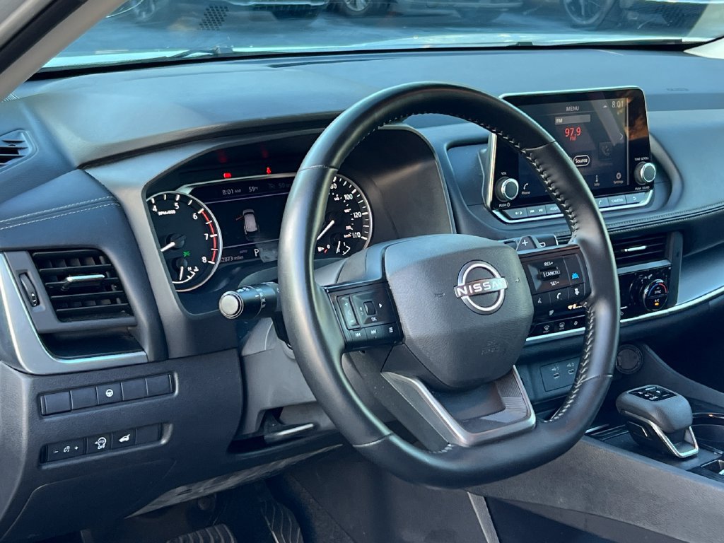 Used 2025 Nissan Rogue SV AWD/4WD image 9