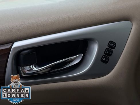 Used 2017 Nissan Pathfinder Platinum w/ Family Entertainment Package image 32