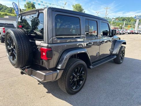 Used 2021 Jeep Wrangler Unlimited Sahara AWD/4WD image 7