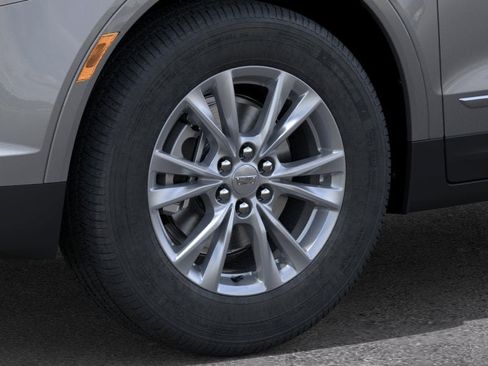 New 2025 Cadillac XT5 Luxury image 9