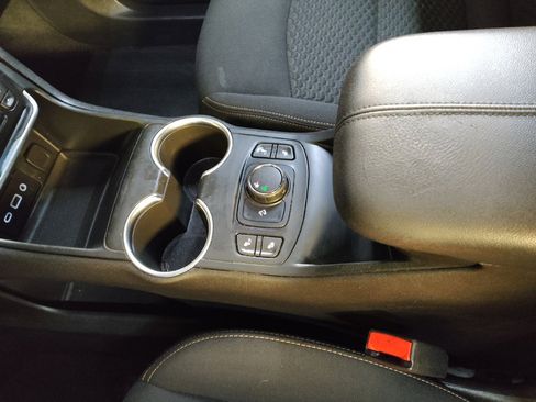 Used 2018 GMC Terrain SLE w/ Driver Convenience Package FWD image 26