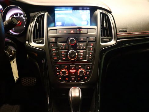 Used 2018 Buick Cascada Sport Touring w/ Dark Effects Package image 19