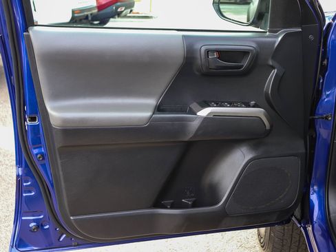 Used 2023 Toyota Tacoma SR5 w/ SX Package image 21