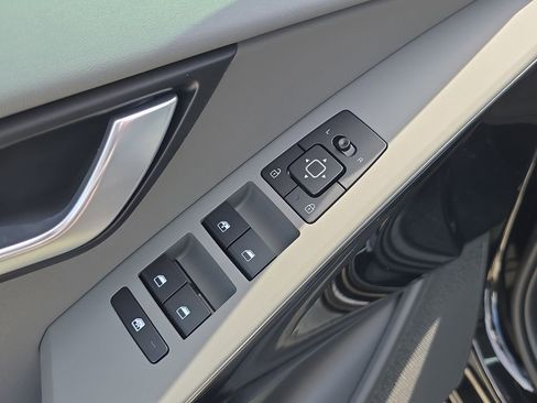 New 2026 Kia Niro EX FWD image 20