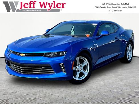 Used 2016 Chevrolet Camaro LT RWD image 1