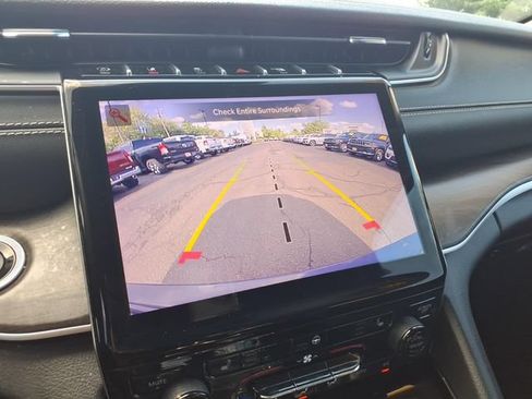 Certified 2023 Jeep Grand Cherokee Limited AWD/4WD image 26