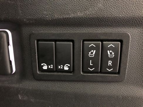 Certified 2022 Chevrolet Suburban RST w/ Sport Performance Package image 10