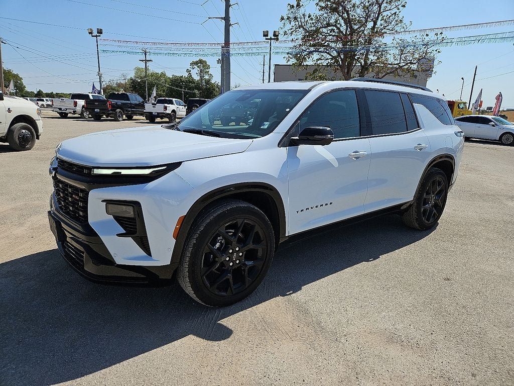 Used 2026 Chevrolet Traverse RS FWD image 2