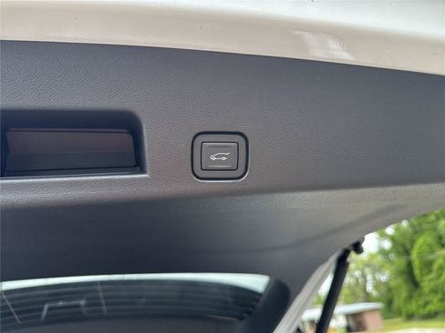 New 2026 Chevrolet Traverse LT FWD image 34