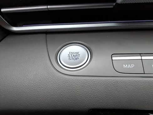 Certified 2024 Hyundai Elantra SEL image 12