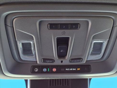 New 2026 GMC Sierra 1500 SLT image 17