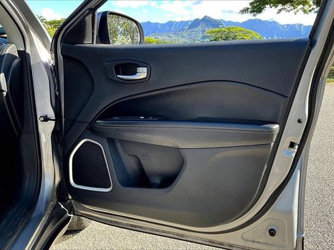 Used 2020 Jeep Compass Limited image 19