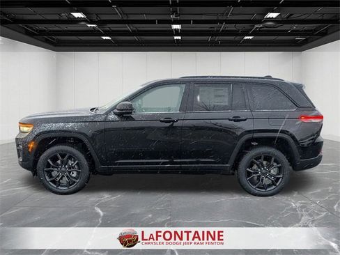 New 2025 Jeep Grand Cherokee Limited image 2