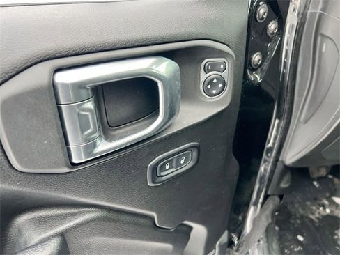 Used 2022 Jeep Gladiator Willys image 23