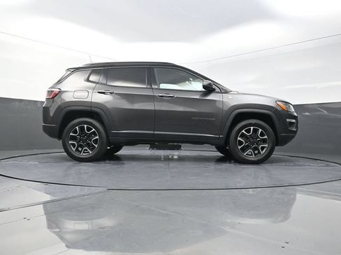 Used 2019 Jeep Compass Trailhawk AWD/4WD image 39