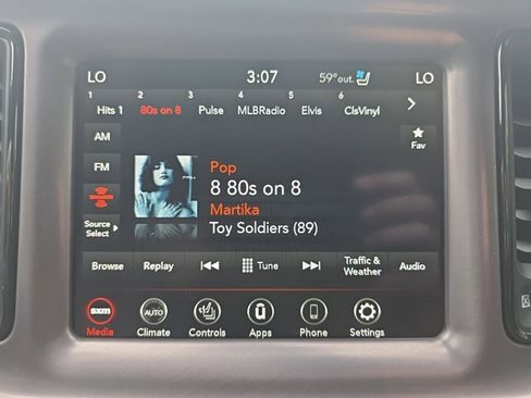 Used 2022 Dodge Challenger SXT w/ Plus Package image 28